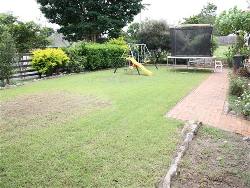 15 Bernays Road, Wynnum West QLD 4178