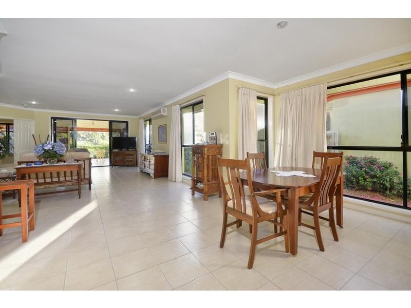 18 Williams Street, Wakerley QLD 4154