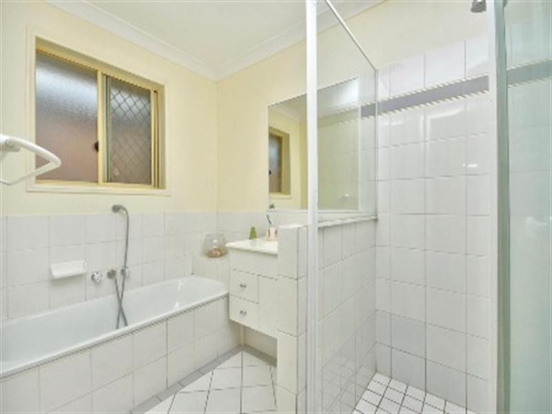 18 Wattle Street, Cannon Hill QLD 4170