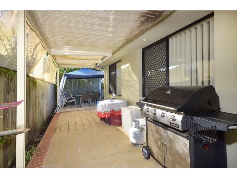 1 Manor Crescent, Wakerley QLD 4154