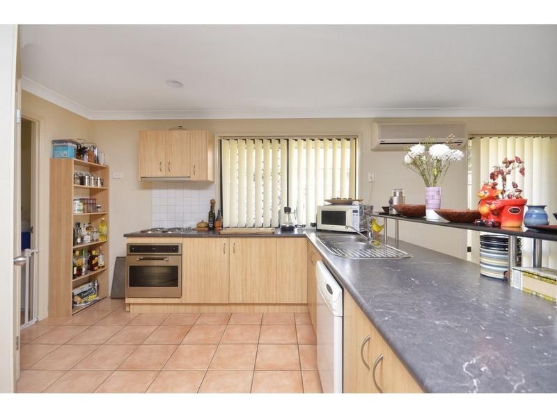 1 Manor Crescent, Wakerley QLD 4154