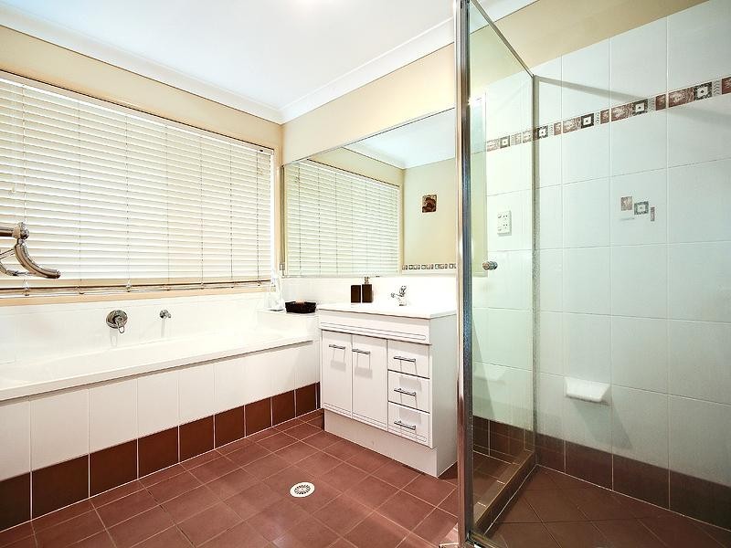 105 Brokenwood Circuit, Wakerley QLD 4154