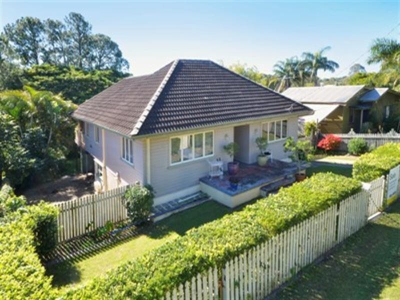 32 Bernays Road, Wynnum West QLD 4178