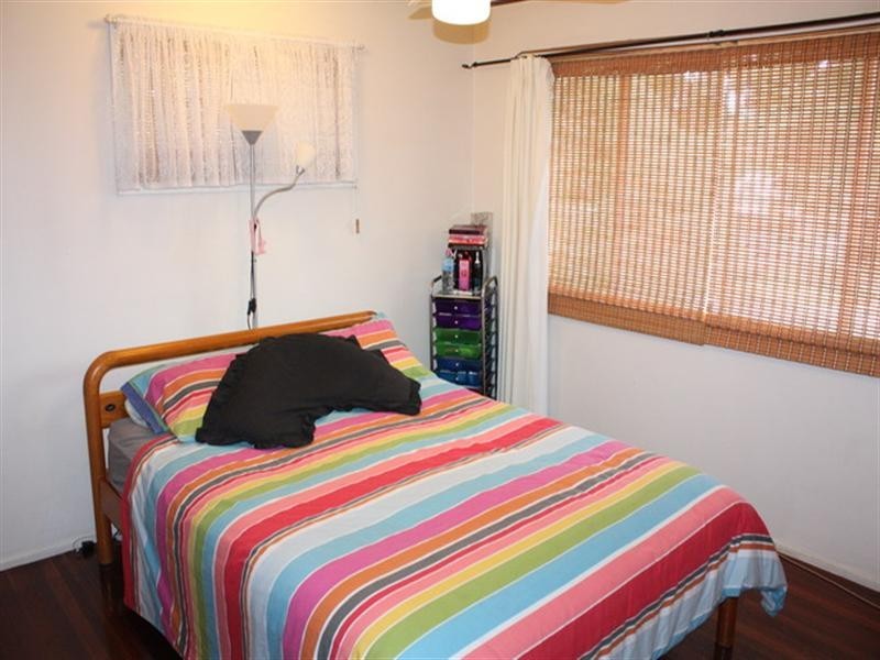 15 Bernays Road, Wynnum West QLD 4178