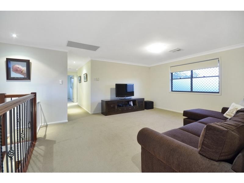 12 Saltburn Place, Wakerley QLD 4154
