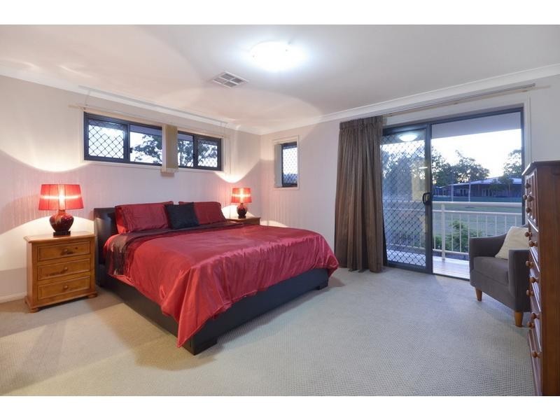 12 Saltburn Place, Wakerley QLD 4154