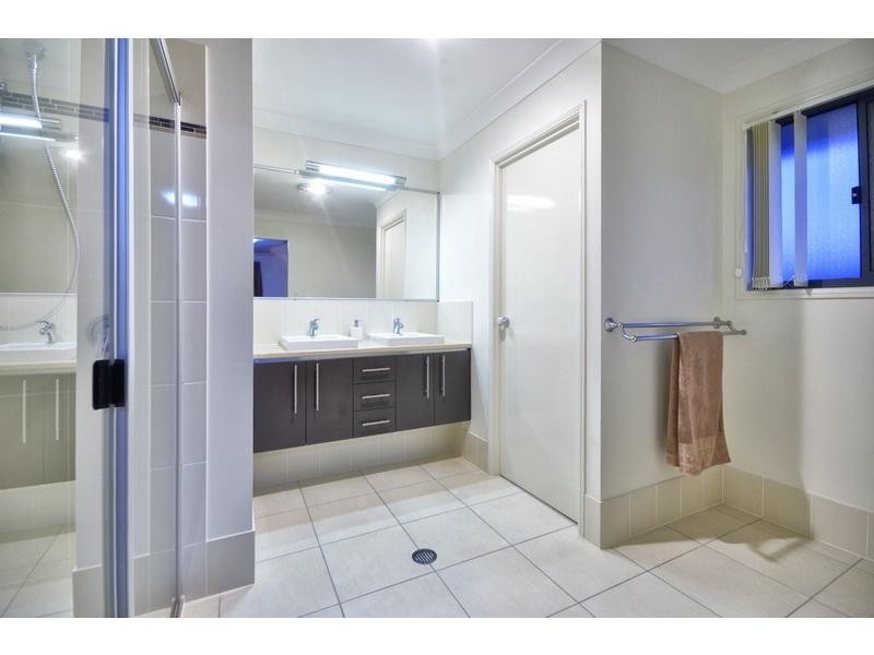 12 Saltburn Place, Wakerley QLD 4154