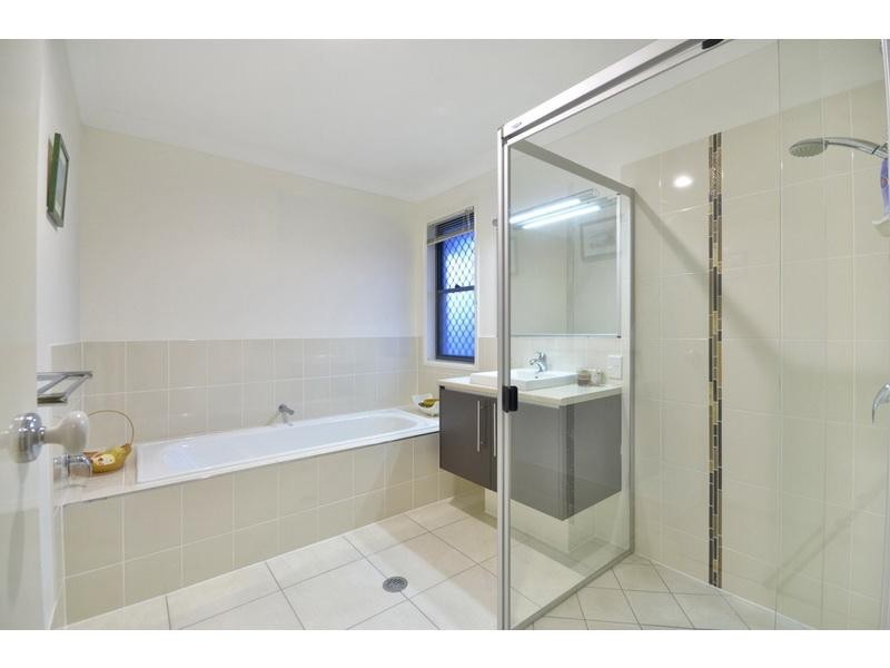 12 Saltburn Place, Wakerley QLD 4154