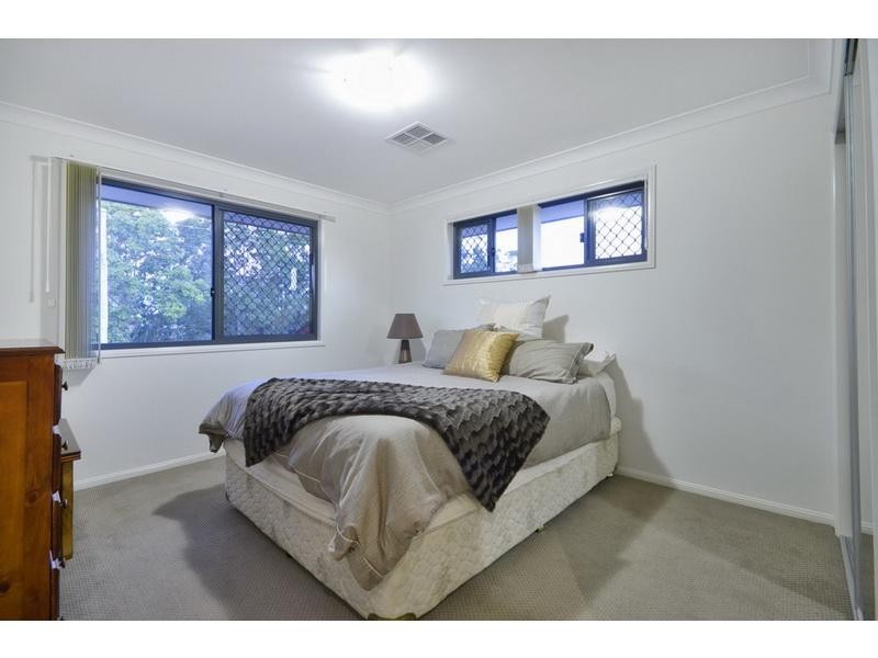 12 Saltburn Place, Wakerley QLD 4154