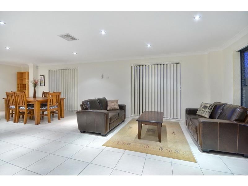 12 Saltburn Place, Wakerley QLD 4154