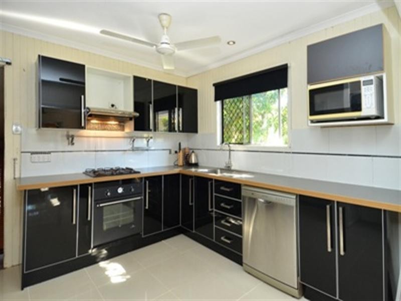 19 Malabar Street, Wynnum West QLD 4178