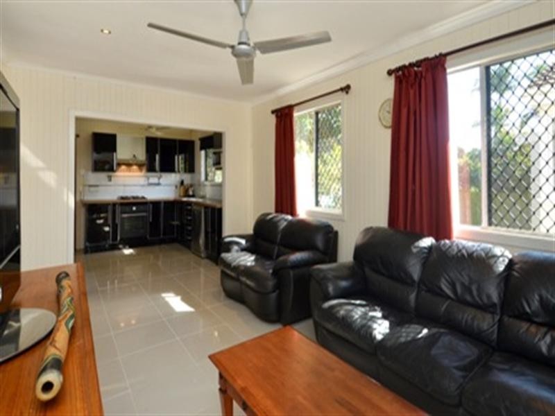 19 Malabar Street, Wynnum West QLD 4178