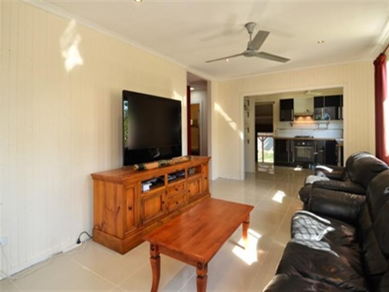 19 Malabar Street, Wynnum West QLD 4178