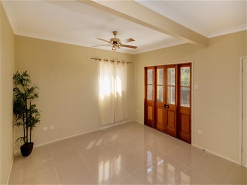 30 Bernays Road, Wynnum West QLD 4178