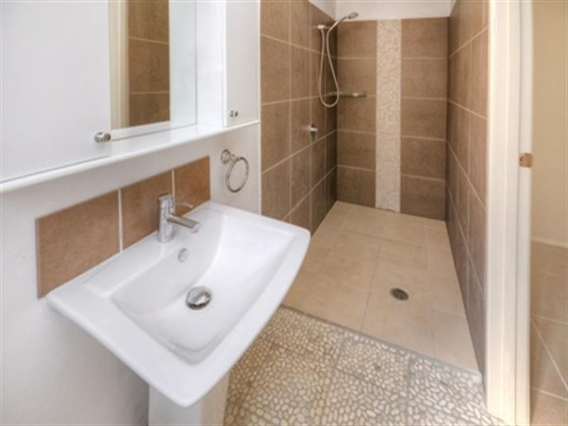 30 Bernays Road, Wynnum West QLD 4178