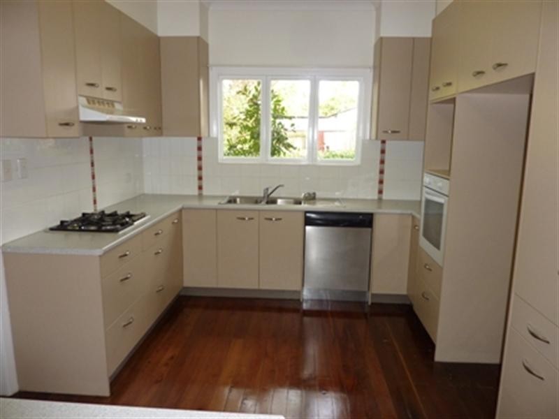 24 Randall Road, Wynnum West QLD 4178