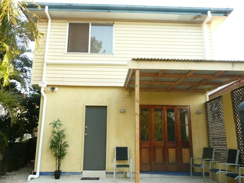 30 Bernays Road, Wynnum West QLD 4178