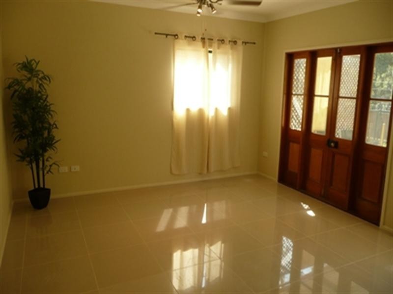 30 Bernays Road, Wynnum West QLD 4178