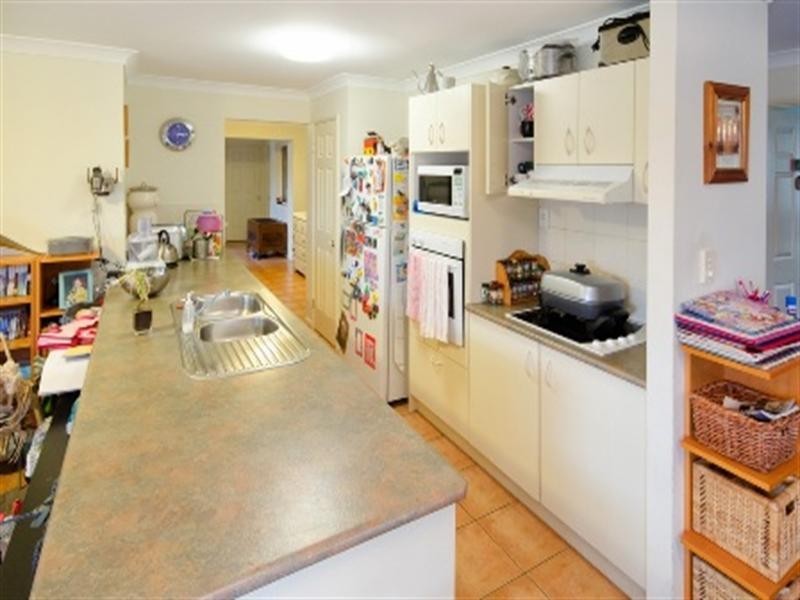 17 Friend Street, Wakerley QLD 4154