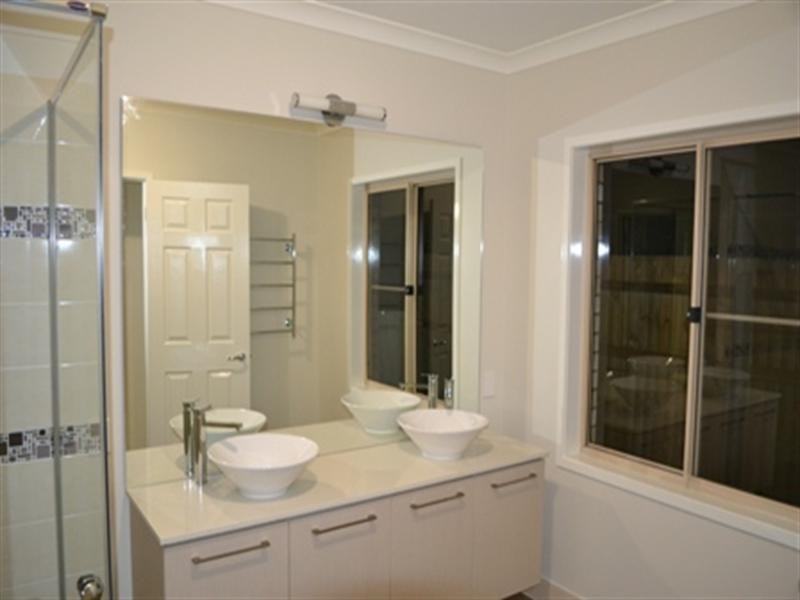 85 Watervale Parade, Wakerley QLD 4154