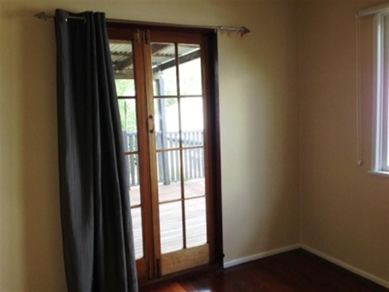 11 Arakurta Street, Lota QLD 4179