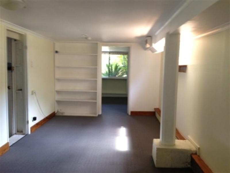 11 Arakurta Street, Lota QLD 4179