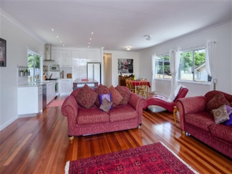 12 Chandos Street, Wynnum QLD 4178