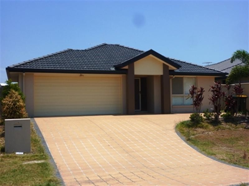 6 Sasha Street, Wynnum West QLD 4178