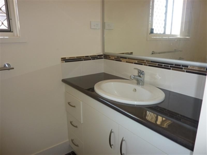 6 Sasha Street, Wynnum West QLD 4178