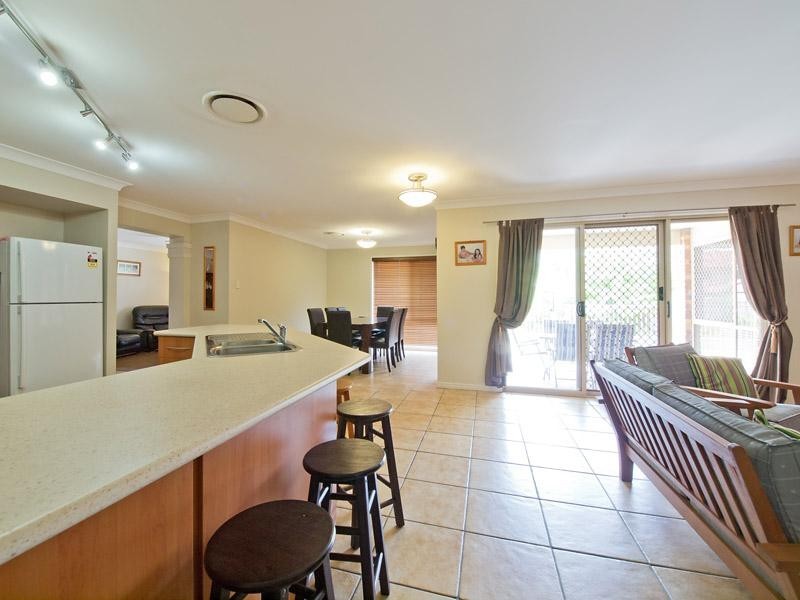 53 Senden Crescent, Manly West QLD 4179