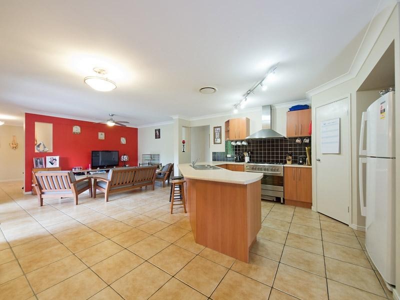 53 Senden Crescent, Manly West QLD 4179