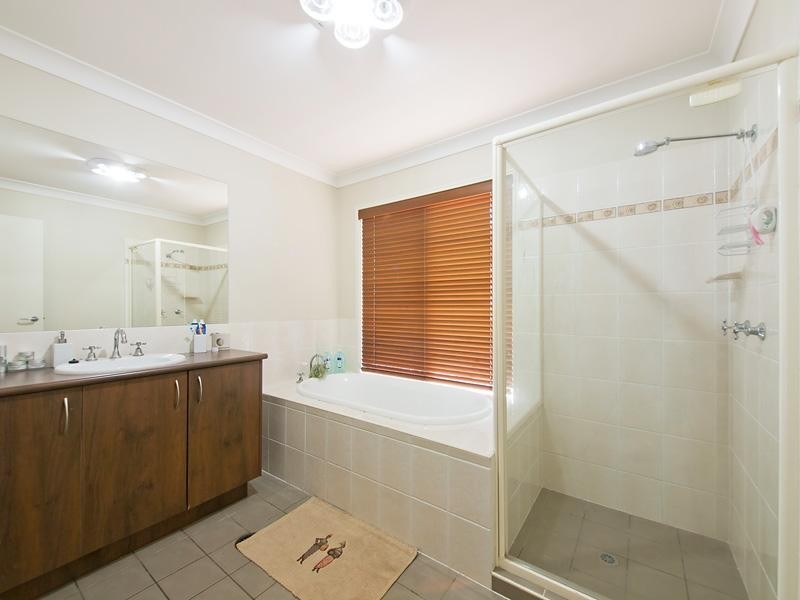 53 Senden Crescent, Manly West QLD 4179