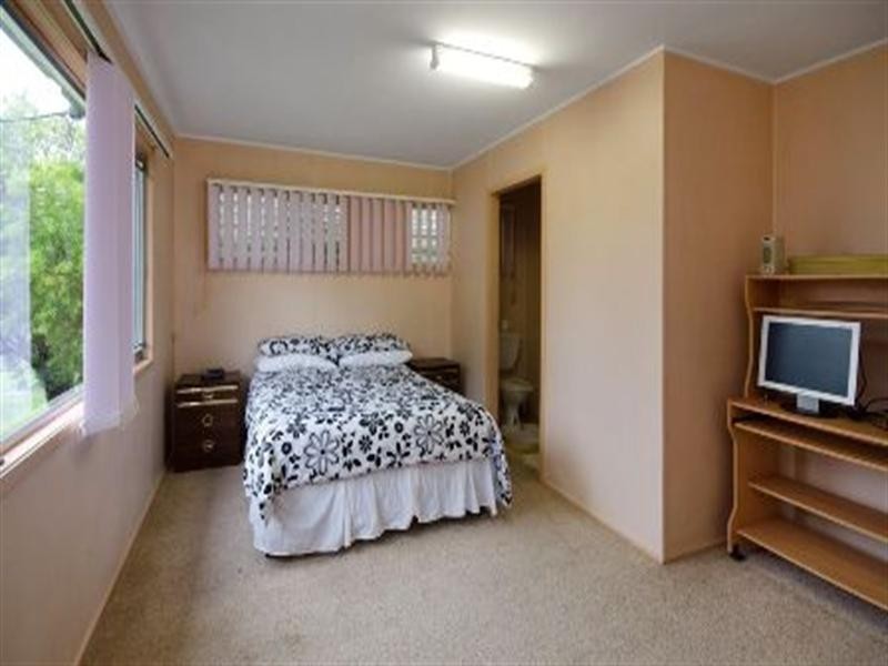 11 Ryedale Street, Tingalpa QLD 4173