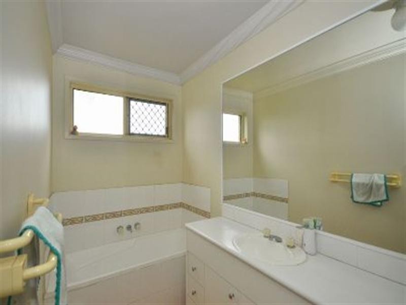 4 Michael Place, Tingalpa QLD 4173