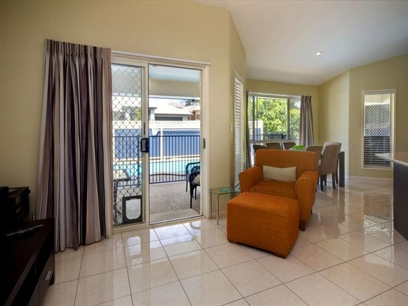 98 Brokenwood Circuit, Gumdale QLD 4154