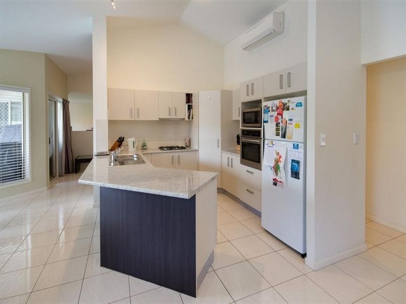 98 Brokenwood Circuit, Gumdale QLD 4154
