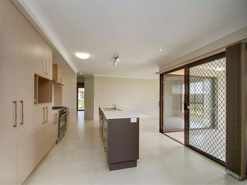 66 Schooner Circuit, Manly West QLD 4179