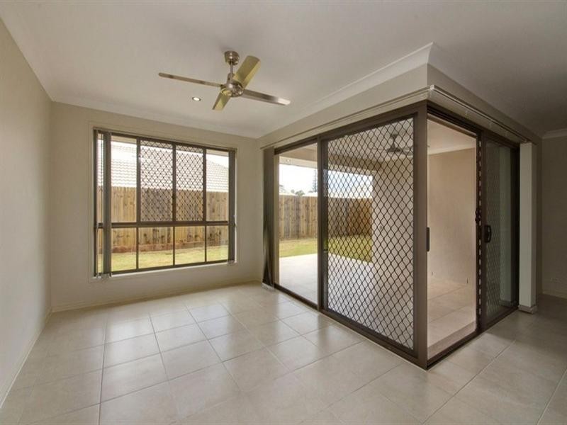 66 Schooner Circuit, Manly West QLD 4179