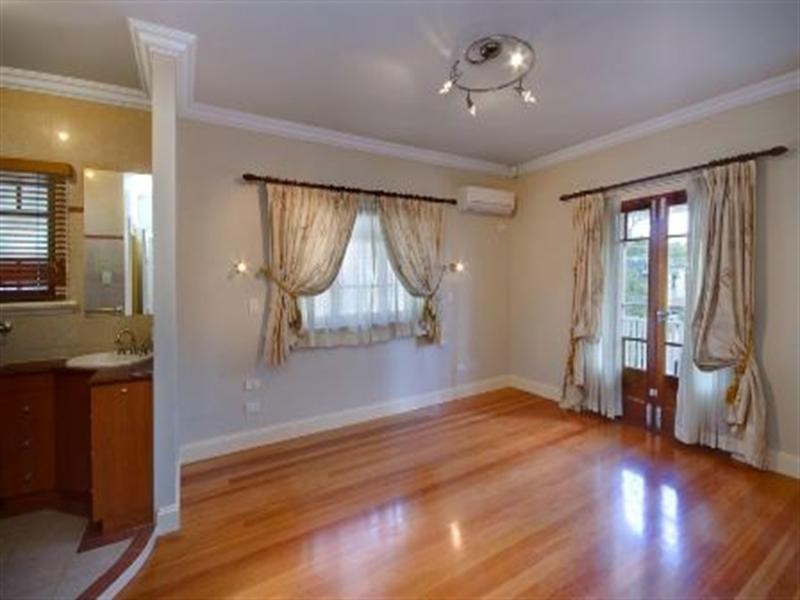 80 Bridgewater Street, Morningside QLD 4170