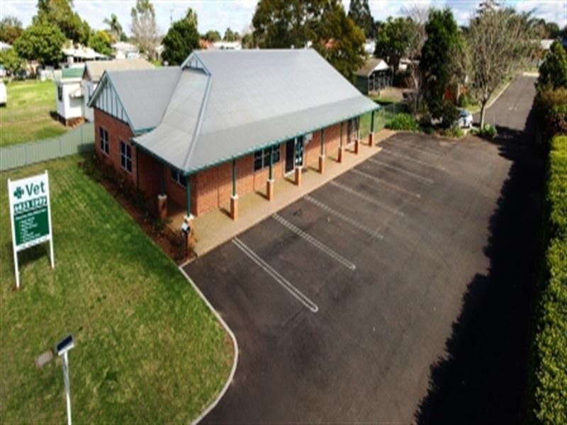 485-487 Tor Street, Newtown QLD 4350