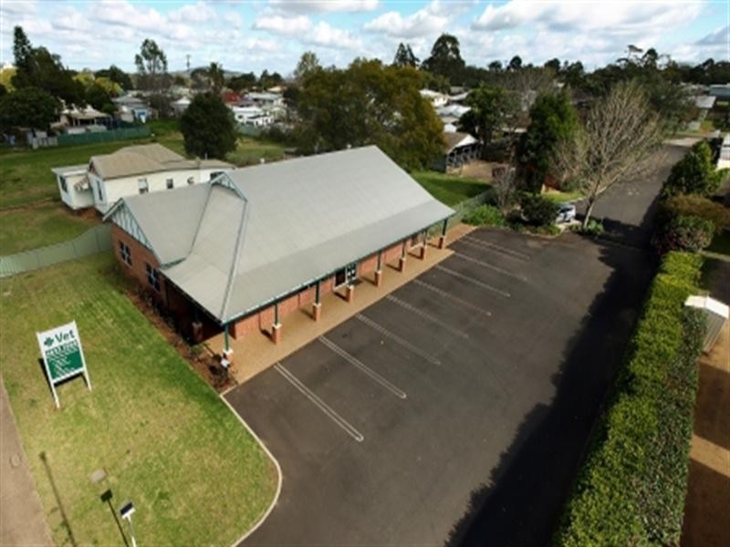 485-487 Tor Street, Newtown QLD 4350