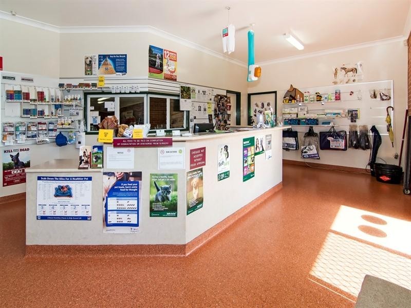 485-487 Tor Street, Newtown QLD 4350