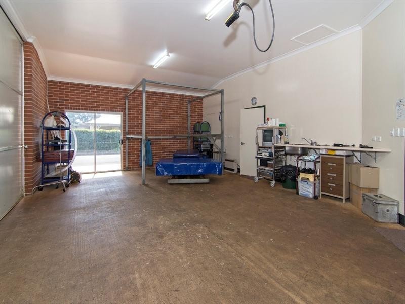 485-487 Tor Street, Newtown QLD 4350