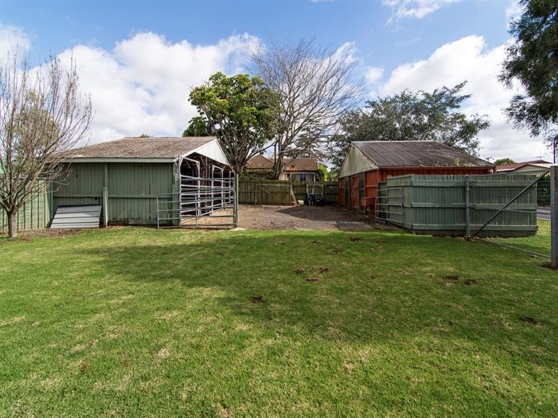 485-487 Tor Street, Newtown QLD 4350