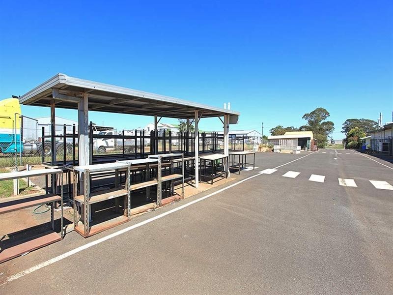 212-214 McDougall Street, Wilsonton QLD 4350