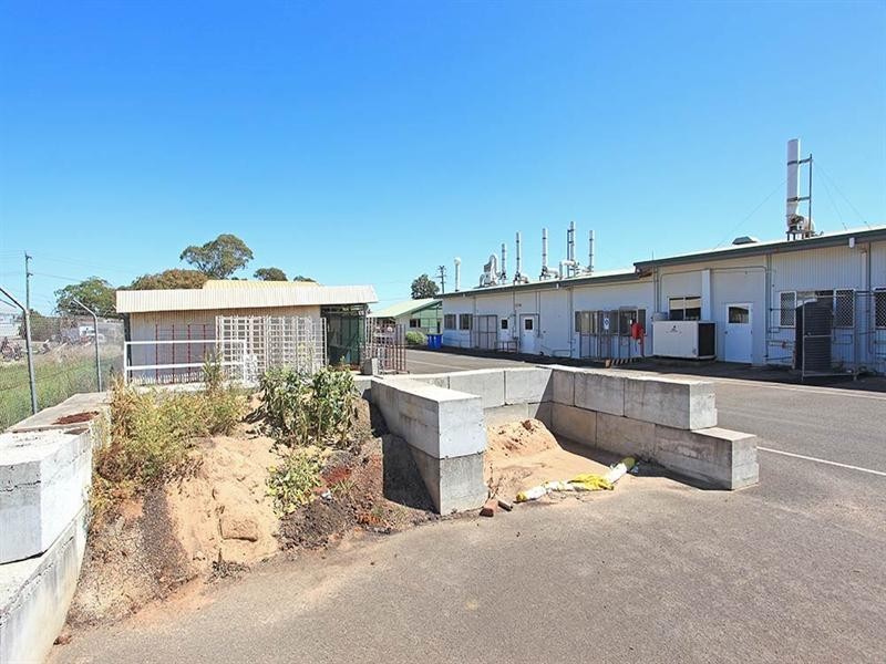 212-214 McDougall Street, Wilsonton QLD 4350