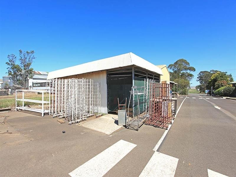 212-214 McDougall Street, Wilsonton QLD 4350