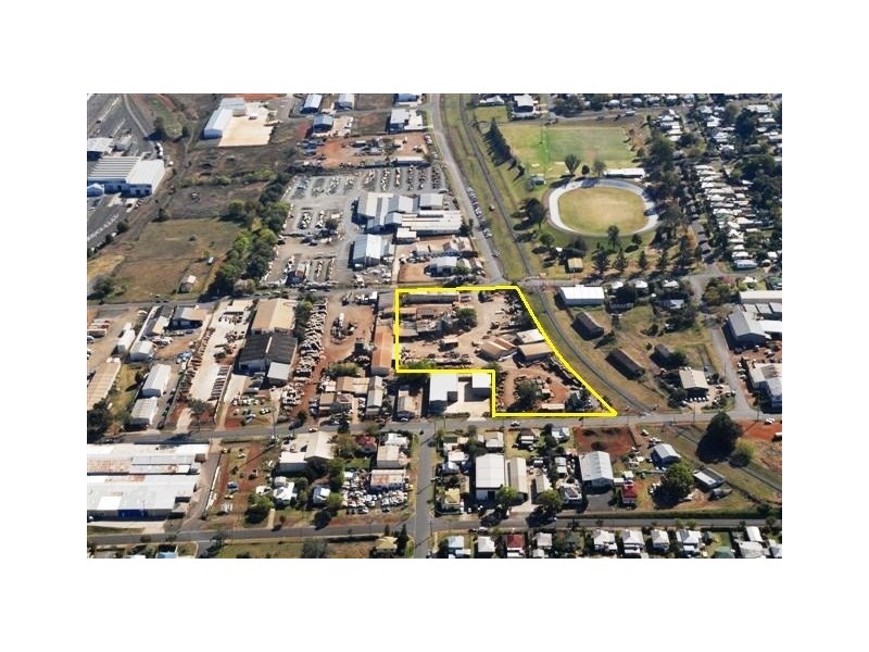 105 North Street, Harlaxton QLD 4350