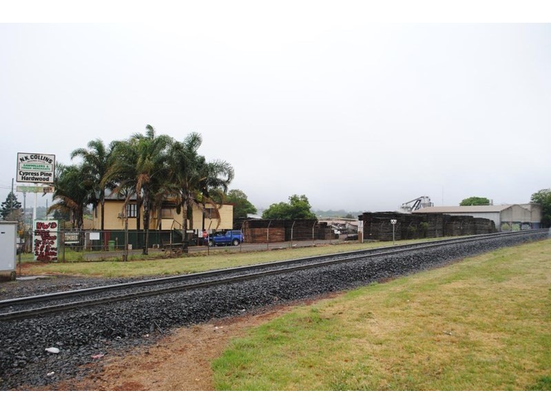 105 North Street, Harlaxton QLD 4350