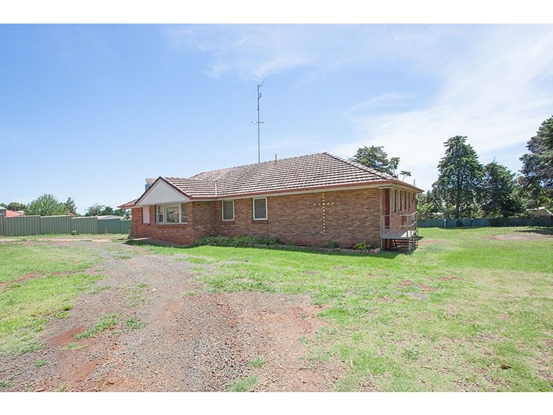 61 Ruthven Street, Harlaxton QLD 4350